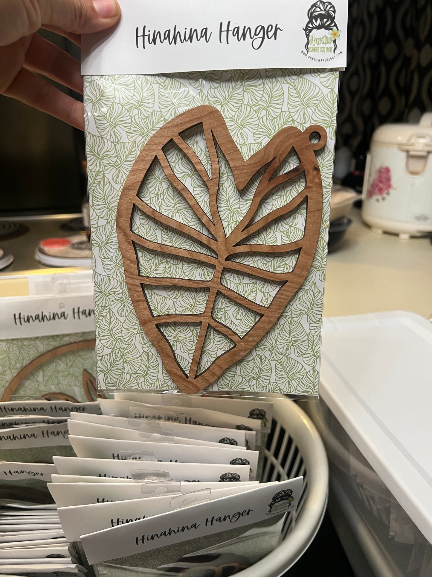 Hinahina Hanger Medium