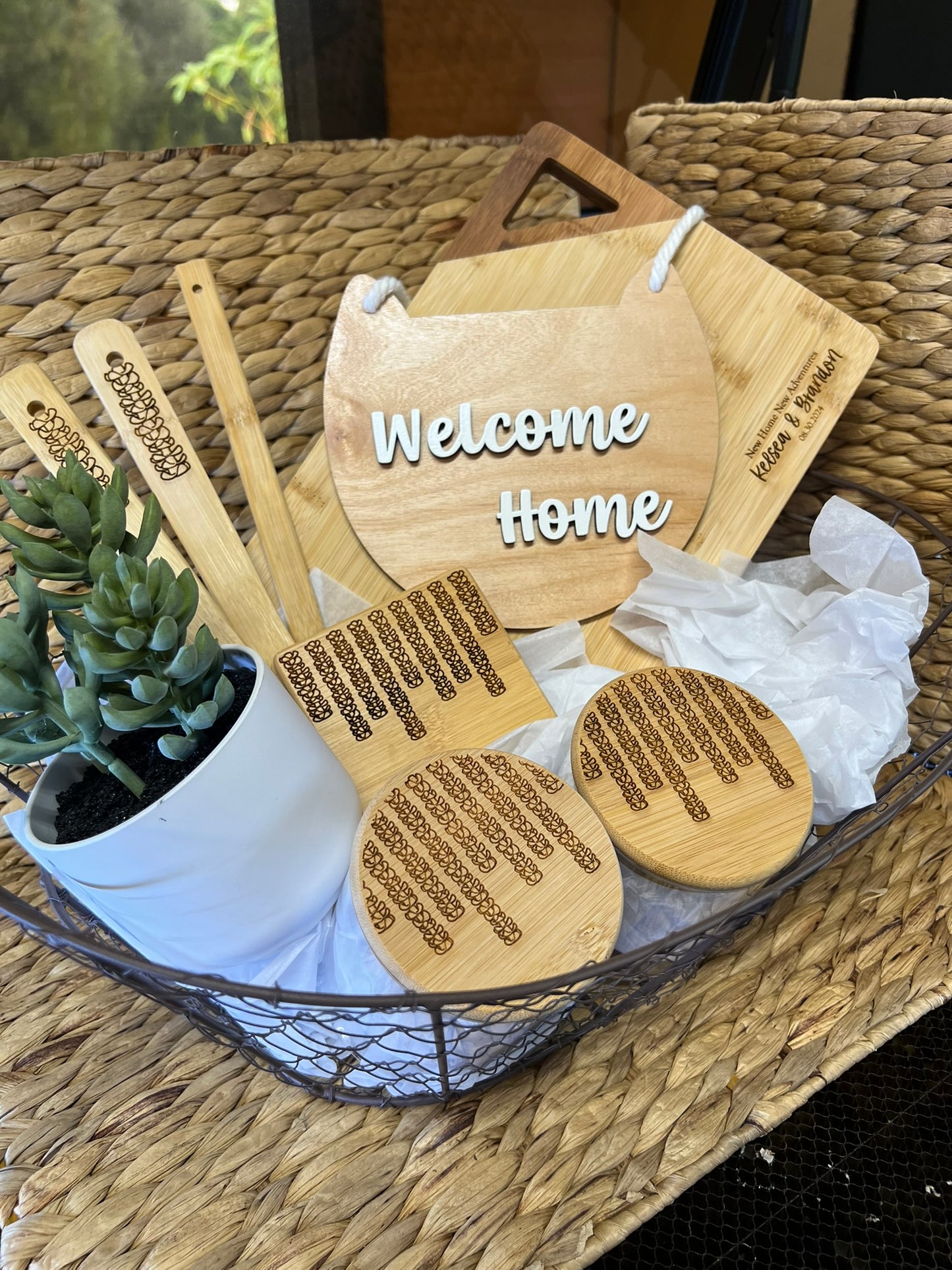 Gift Basket Puakenikeni